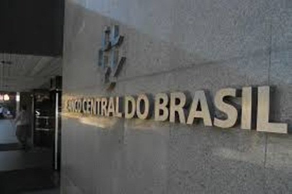 Banco Central restringe saques em espécie para aperfeiçoar combate à corrupção