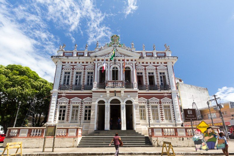 Prefeitura de Ilhéus é alvo da ação na Justiça por contratações irregulares