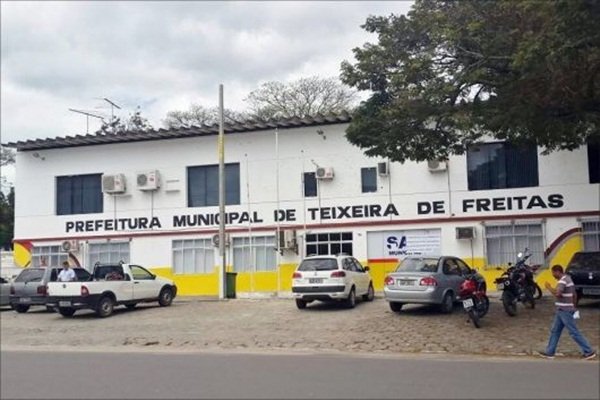 Teixeira de Freitas: Após denúncia, edital de licitação milionária da saúde é publicado com data retroativa