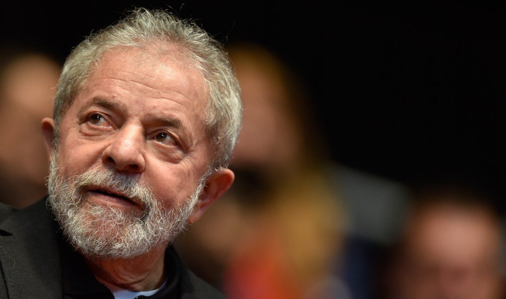 Lula é condenado na Lava Jato a 9 anos e 6 meses de prisão