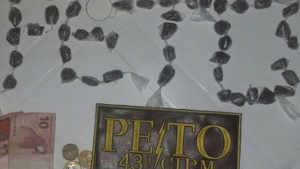 PETO apreende adolescente com maconha