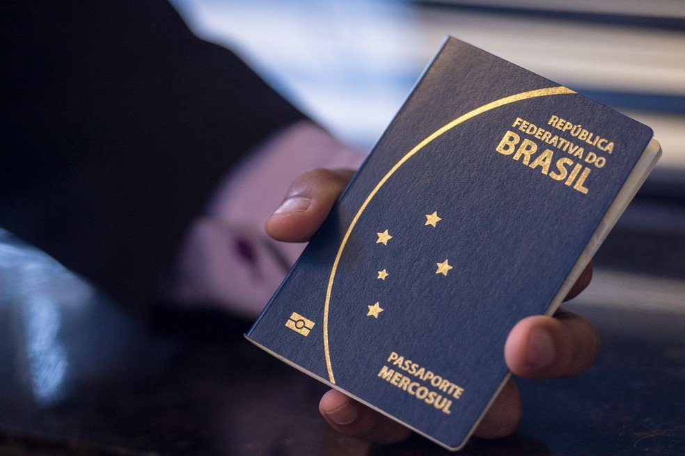 Polícia Federal já pode retomar emissão de passaportes