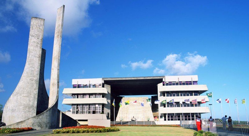 Bahia: Assembléia Legislativa licita helicóptero por 08 mil hora voo