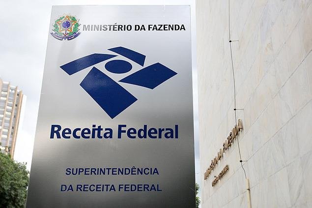 Aprovado projeto que dá prioridade a professor para receber restituição do IRPF