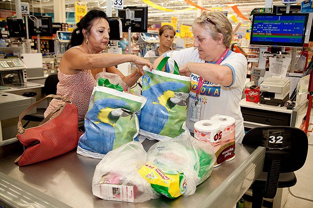 Julgada inconstitucional lei sobre obrigatoriedade de empacotamento nos mercados