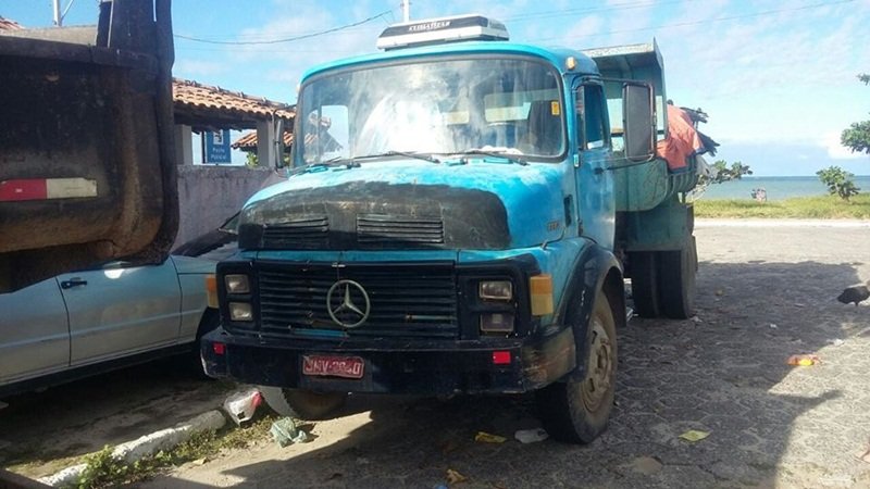 Alcobaça: Polícia Civil apreende caminhões da coleta do lixo. Site Verdades Políticas identifica fraude em contratação de serviços
