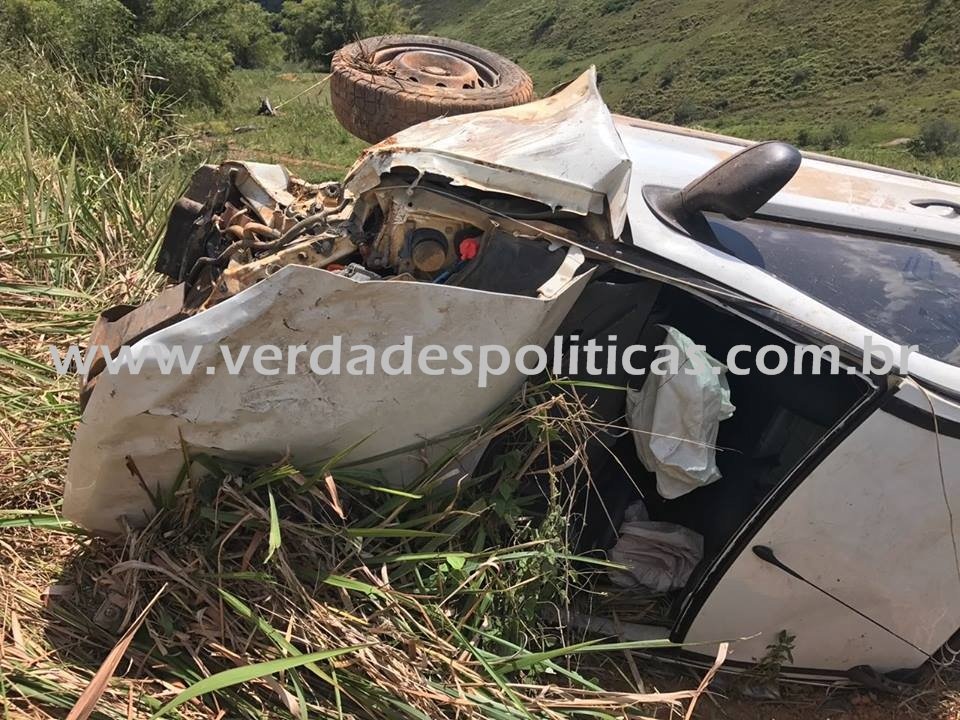 Motorista passa reto em curva e cai em ribanceira de 40 metros na BR 101 entre Teixeira e Itamaraju