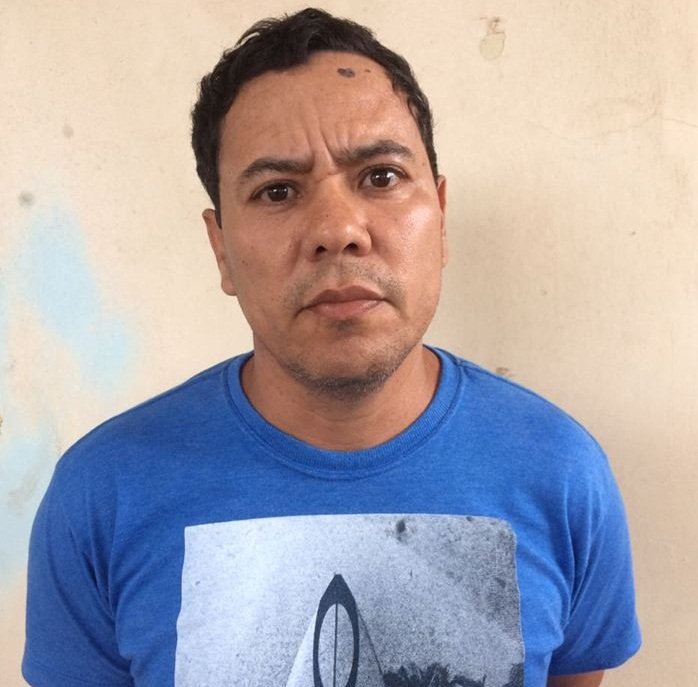 Teixeira de Freitas: Acusado de homicídio é preso com arma no centro da cidade