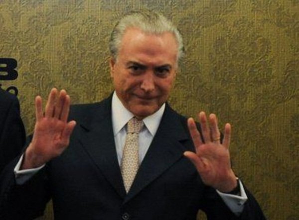 Ministro Fachin suspende inquérito contra Temer até o fim do mandato