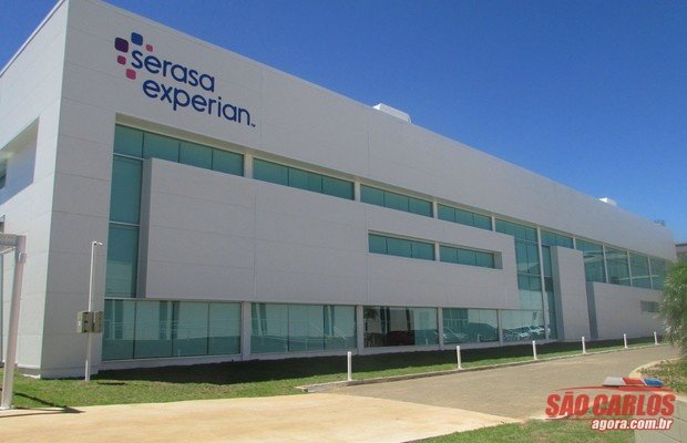 Serasa contrata profissional para viajar o país e oferece R$ 100 mil por ano