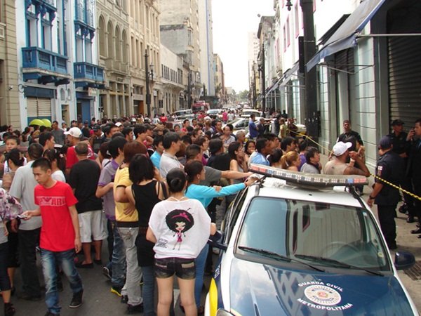 Receita fecha Shopping 25 de Março em operação conjunta com prefeitura e MPF