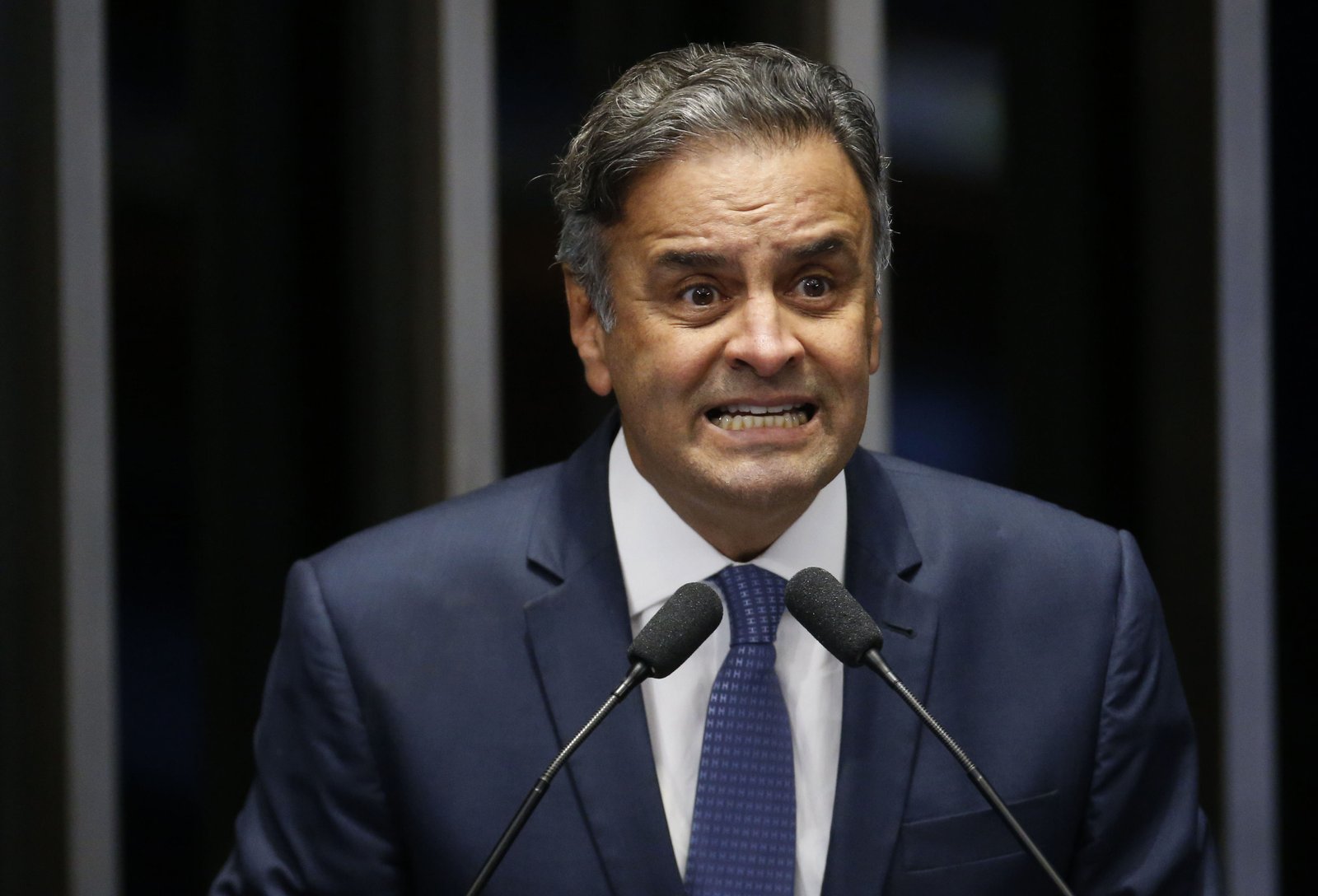 STF afasta Aécio do mandato e determina recolhimento domiciliar noturno