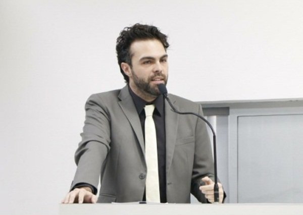 Teixeira de Freitas: Vereador Jonathan Molar faz graves denúncias sobre a saúde do município