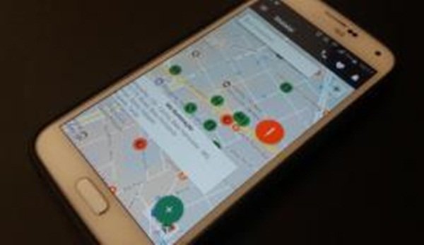 Aplicativo ajuda mulheres a escolher rotas seguras e pedir socorro a amigos