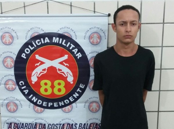 Acusado de homicídio tentado é baleado em troca tiro com a PM. Compassa foi preso