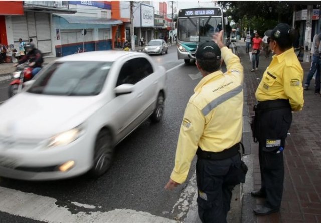 Contran determina a identificação de agente de trânsito que aplicou multa