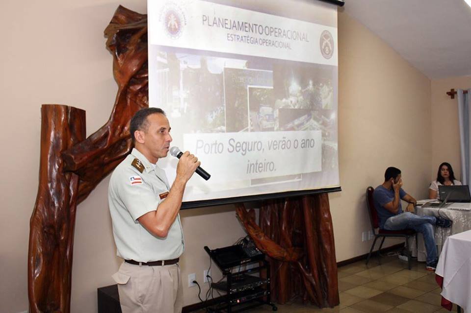 Comandante do 8º BPM ministra palestra em reunião do Conselho de Turismo