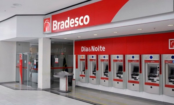 Teixeira de Freitas: Bancos abrirão mais cedo devido ao horário de verão