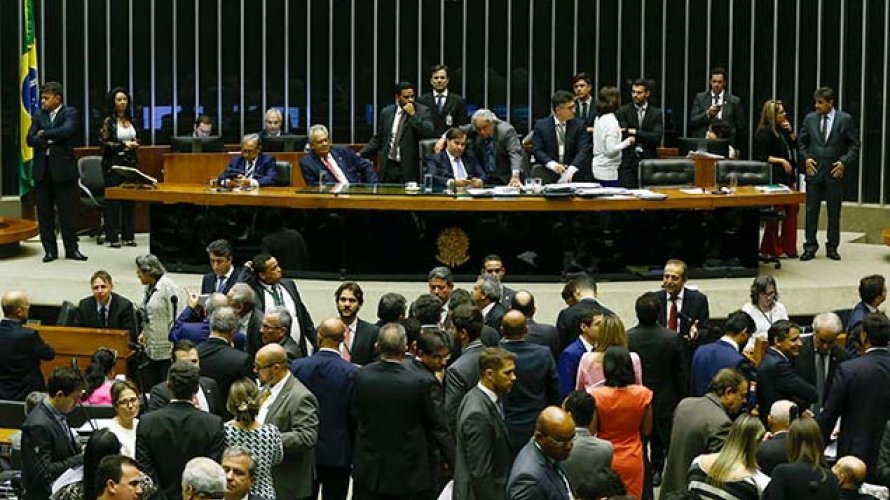 Partidos nanicos se unem para contestar reforma política no STF