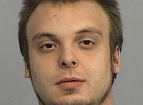 Homem é preso depois dizer que veio do futuro e alertar sobre invasão alienígena