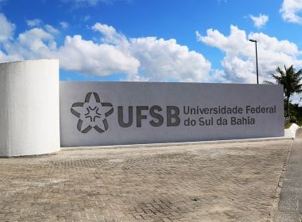 Formados sem diploma: Alunos da Universidade Federal do Sul da Bahia relatam problemas