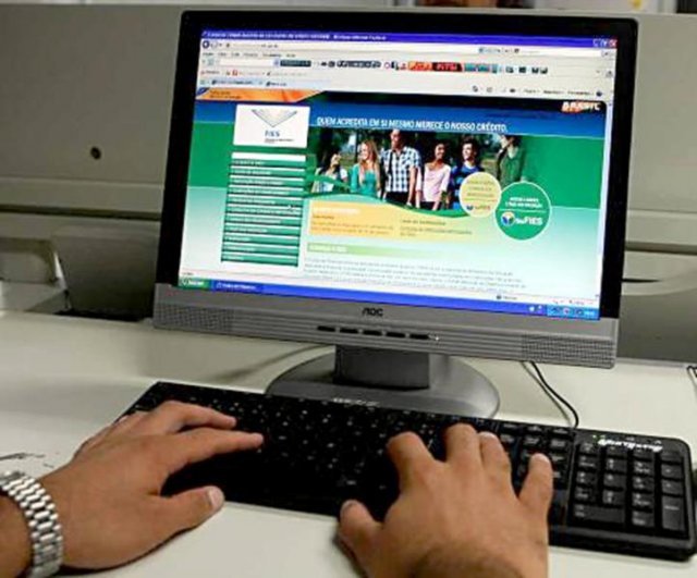 Prazo para renovação do Fies termina nesta quinta-feira (30)