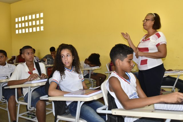 Estado sanciona lei de promoção da carreira que beneficia 29 mil professores e coordenadores pedagógicos