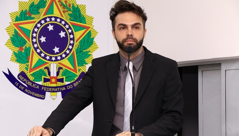 Teixeira de Freitas: Publicações tendenciosas nas redes sociais sobre 13º tentam descredibilizar vereador Jonathan Molar