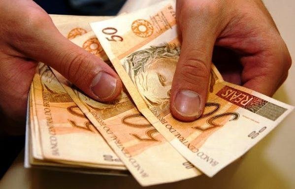 Salário mínimo é reajustado em R$ 17 reais para 2018