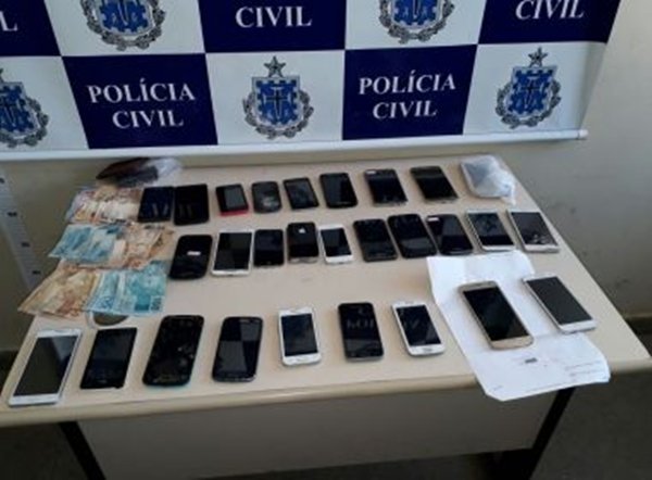 Polícia Civil desmonta loja de jovem que vendia celulares roubados