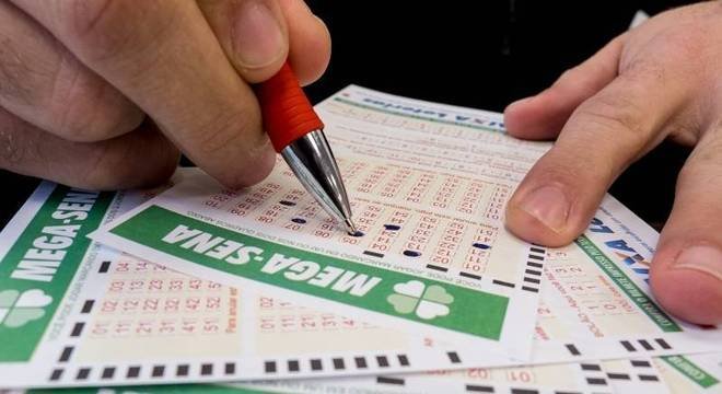 Mega-Sena fica acumulada e vai sortear prêmio de R$ 71 milhões
