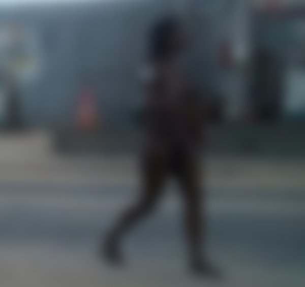 Teixeira de Freitas: Mulher com problemas mentais, surta e fica pelada no centro