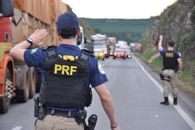 Multas de trânsito na Bahia tiveram aumento de 677,11% em 2017, segundo a PRF