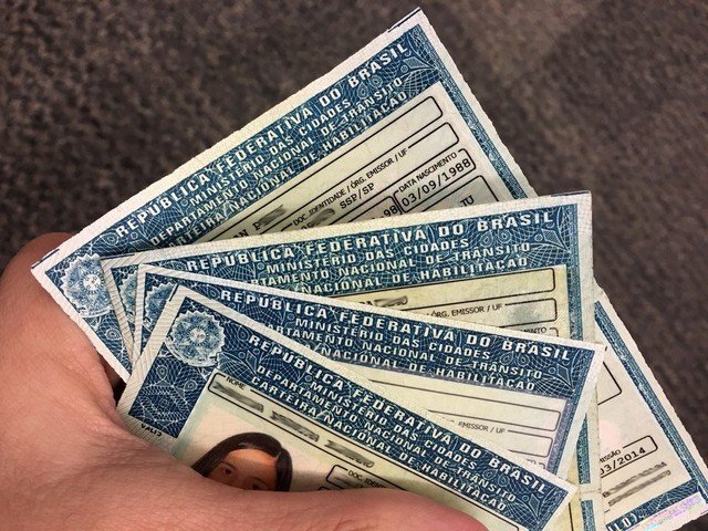 Mais de 27 mil carteiras de habilitação são suspensas na Bahia