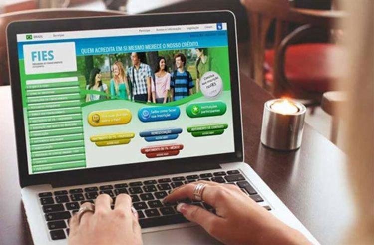 No último dia, inscrições no Fies passam de 443 mil