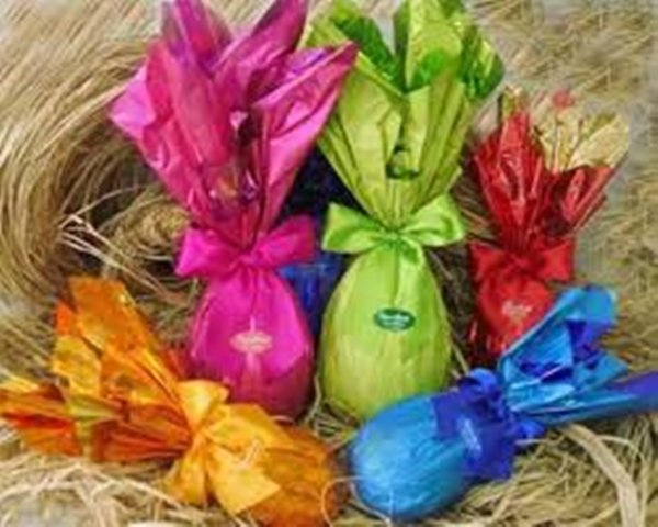 Chocolates caseiros e barras substituem ovos e barateiam páscoa