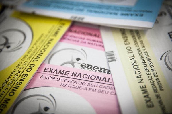 Enem: espelhos de redação e notas de treineiros são disponibilizados