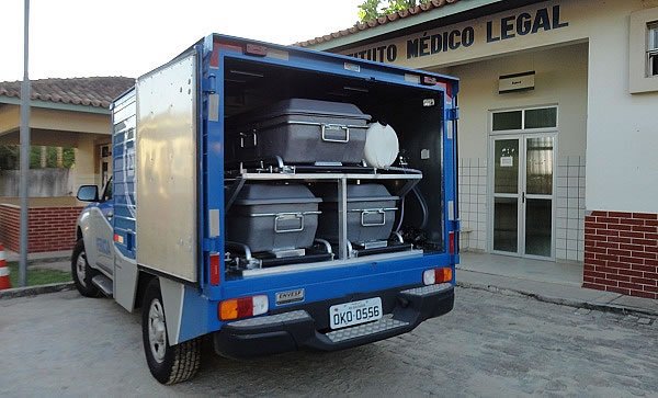 Teixeira de Freitas: Homem leva descarga elétrica, cai em poço e morre