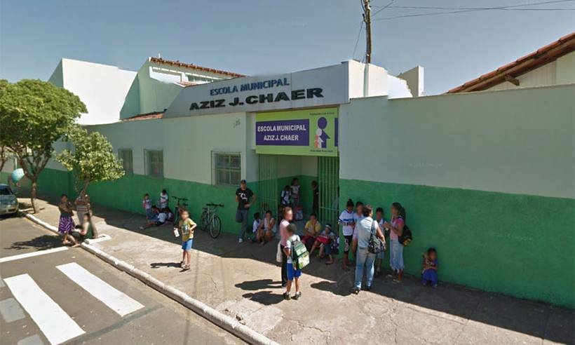 Professora é atacada a facadas por aluna de 13 anos dentro de sala de aula