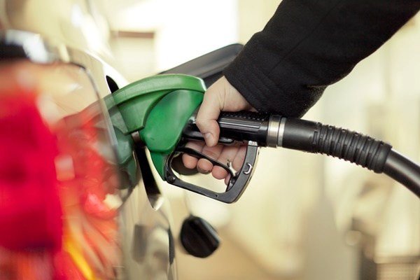 Petrobras anuncia queda de 0,98% no preço da gasolina nas refinarias