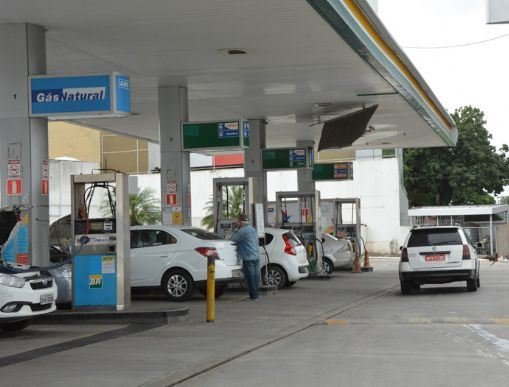 Sem impacto nas Bombas: Pela 5º vez na semana, Petrobras reduz preço da gasolina nas refinarias