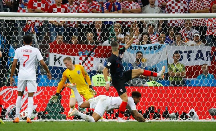 Croácia vence Inglaterra na prorrogação e está na final da Copa