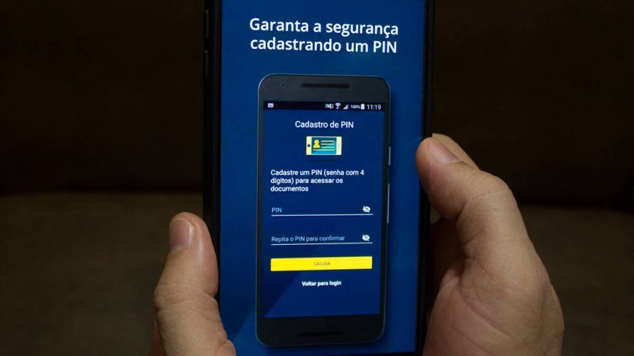 CNH no celular engatinha e não atinge nem 0,4% dos condutores no país