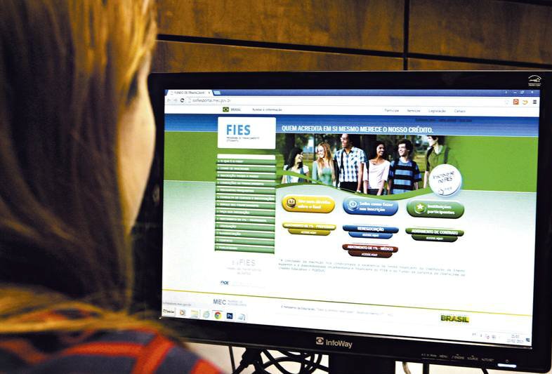 Fies: hoje é o último dia para inscrições do segundo semestre