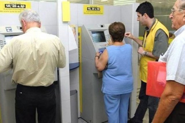 Aposentados começam a receber este mês 1ª parcela do décimo terceiro