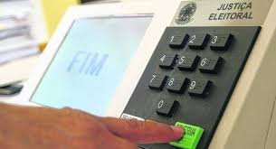 Dos 27,4 mil registros de candidaturas, 8,4 mil são de mulheres