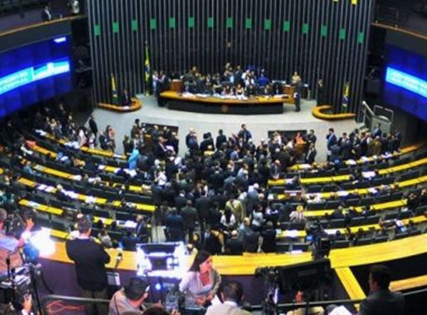 Câmara dos Deputados gasta R$ 15,7 milhões para manter frota de veículos
