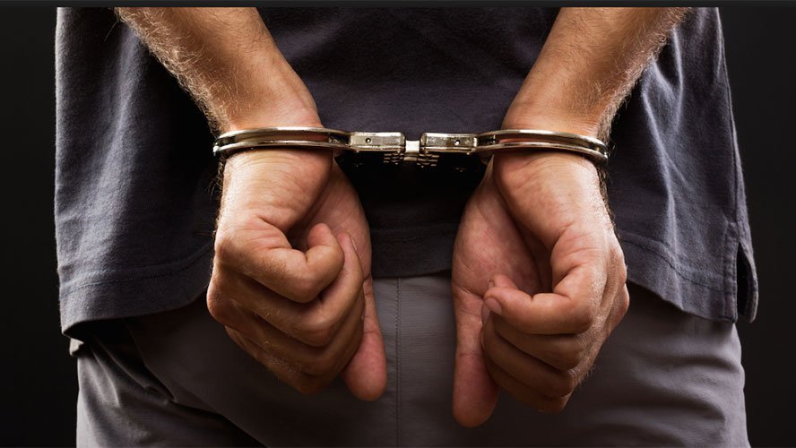 Eunápolis: Homem é preso por assaltar lojas; suspeito tinha relacionamento com pastora e foi expulso de casa