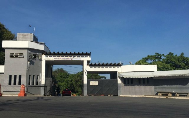 11 homens são presos e adolescente é morto em operação policial