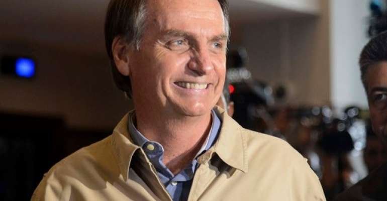 Bolsonaro abre 20 pontos de vantagem para Haddad e chega a 60% dos votos válidos